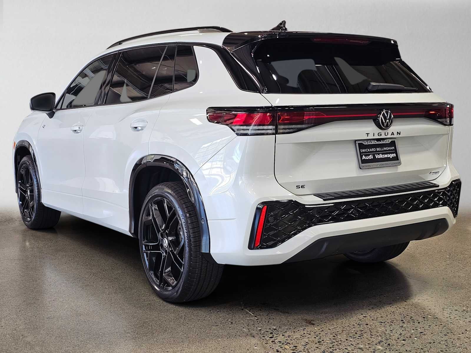 2026 Volkswagen Tiguan SE R-Line Black 4MOTION