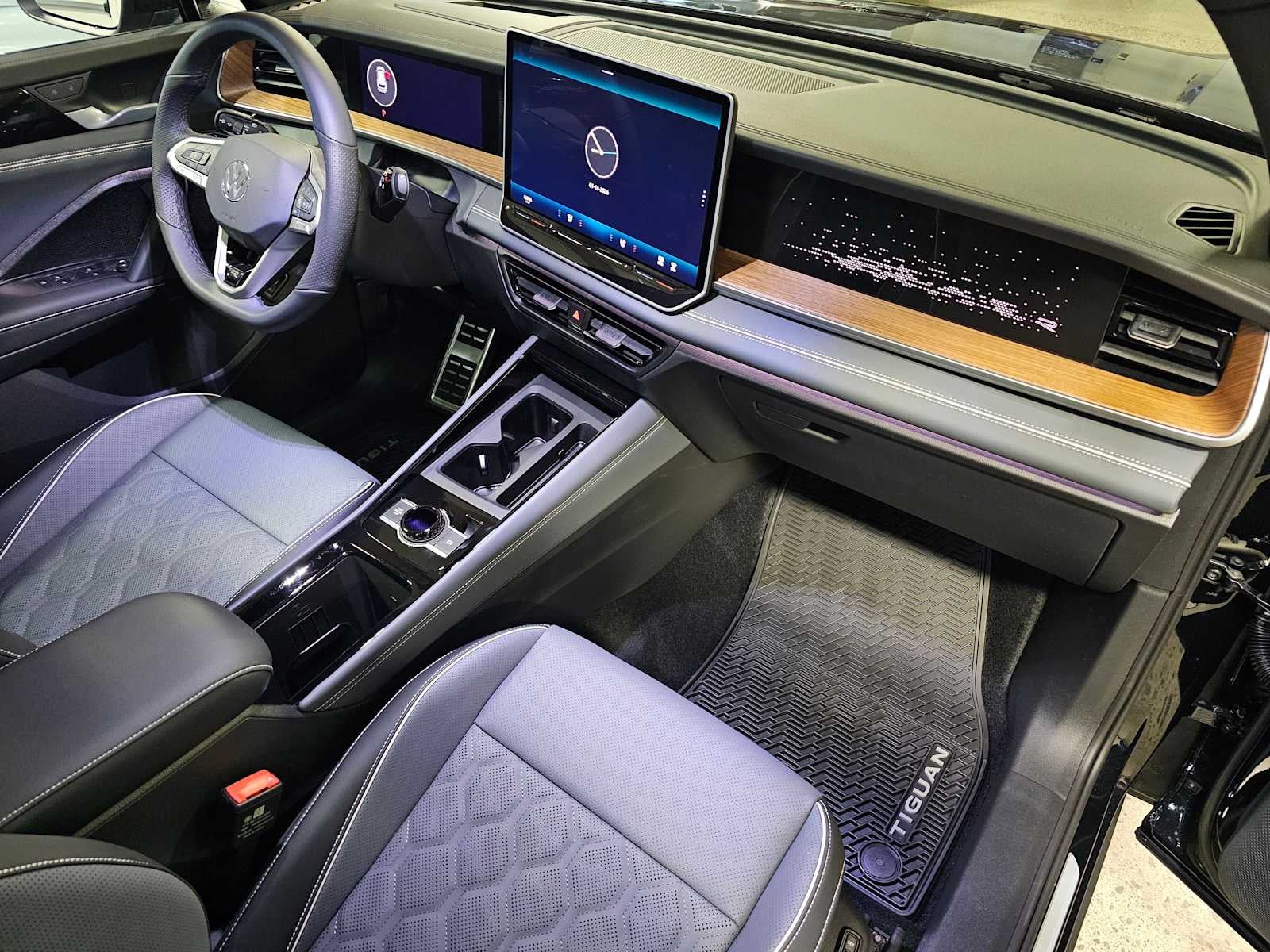 2026 Volkswagen Tiguan 2.0T SEL R-Line Turbo 4MOTION