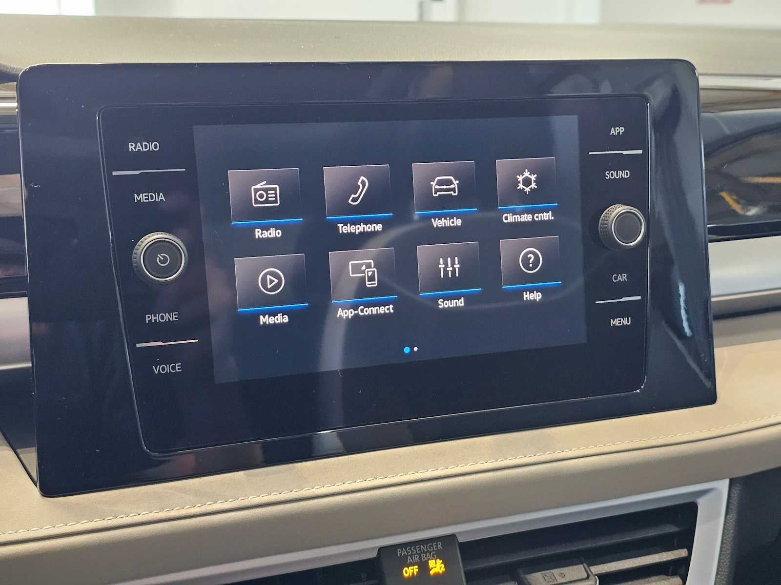 2025 Volkswagen Taos SE 4MOTION