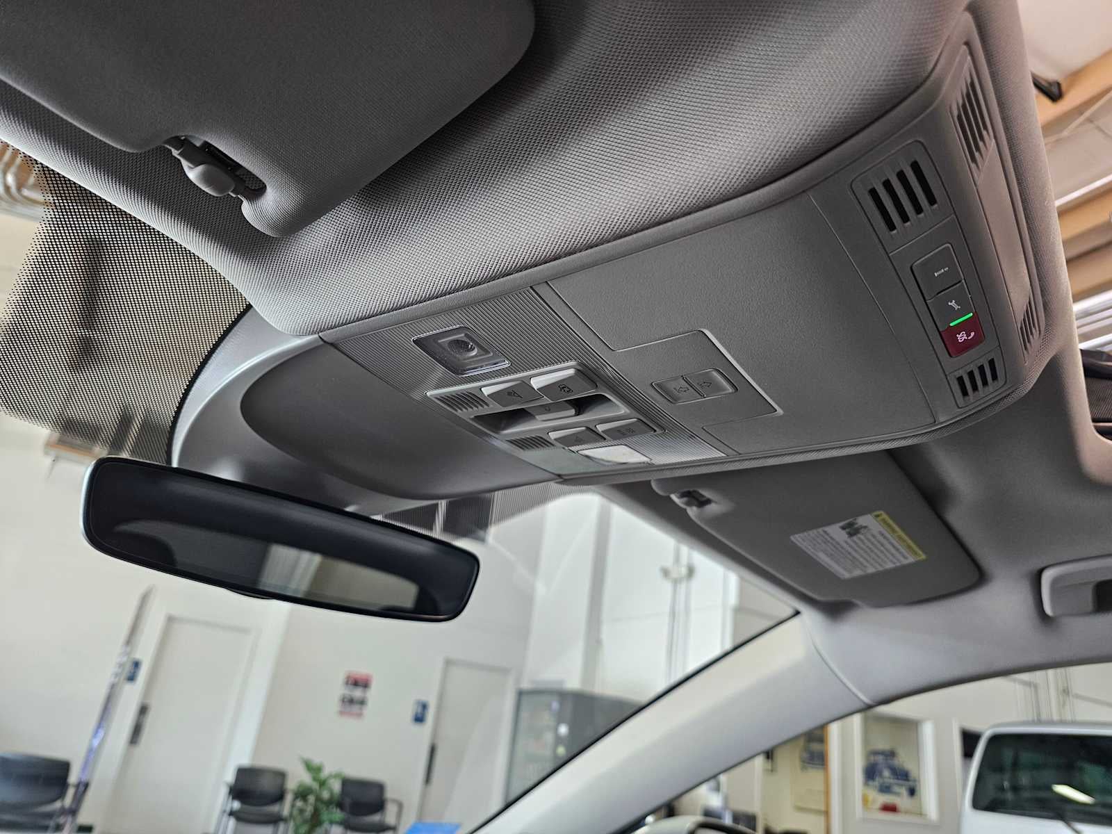 2025 Volkswagen Taos SE 4MOTION