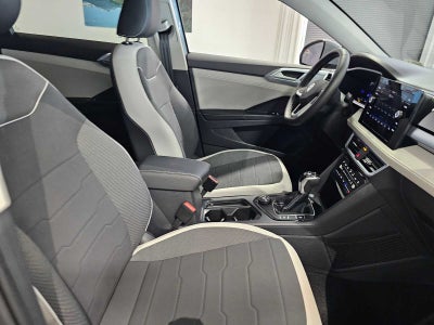 2025 Volkswagen Taos SE 4MOTION