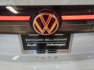 2025 Volkswagen Taos SE 4MOTION
