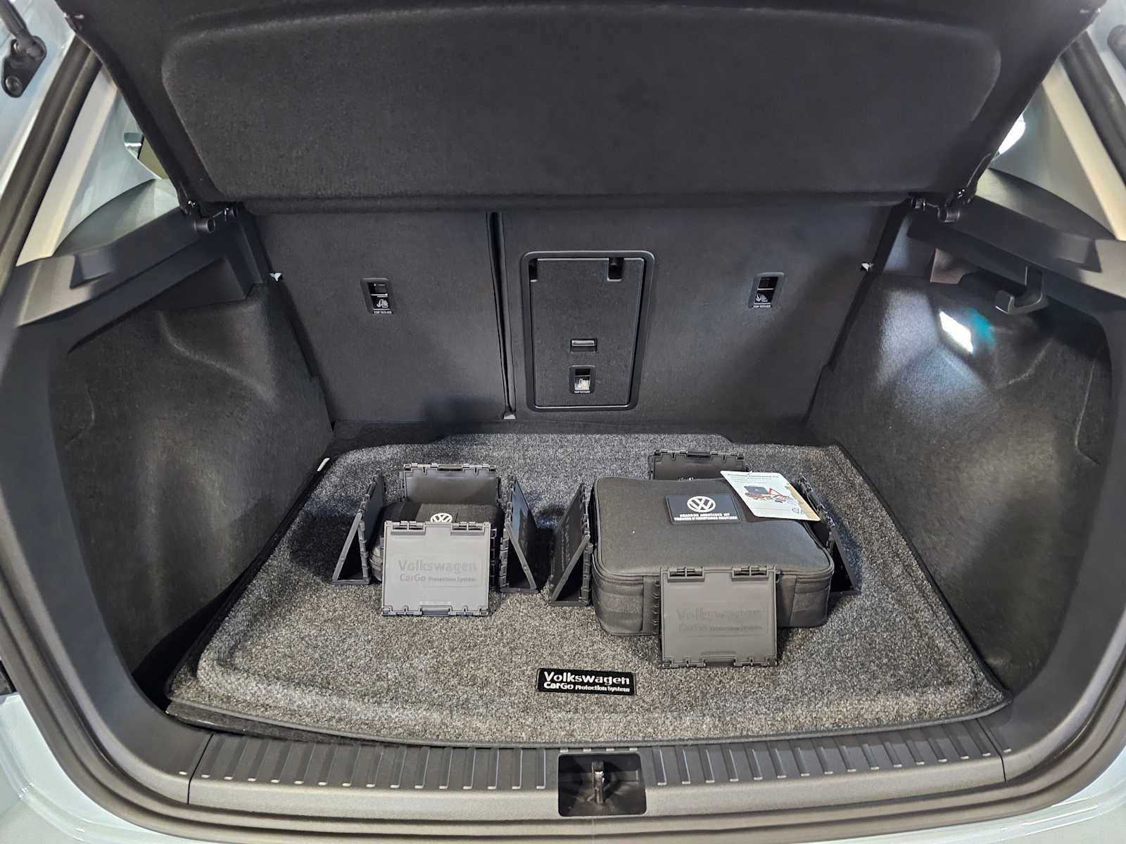 2025 Volkswagen Taos SE 4MOTION