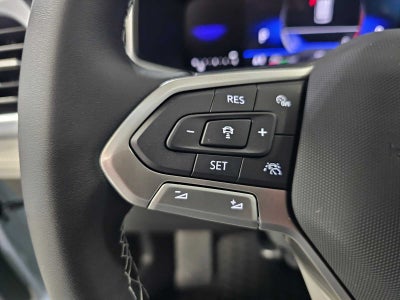 2025 Volkswagen Taos SE 4MOTION