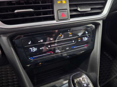 2025 Volkswagen Taos SE 4MOTION