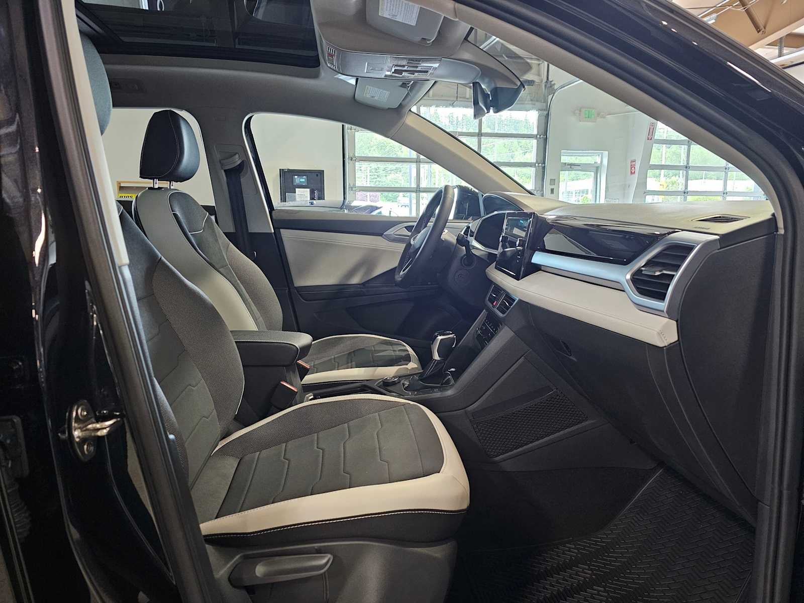 2026 Volkswagen Taos SE 4MOTION