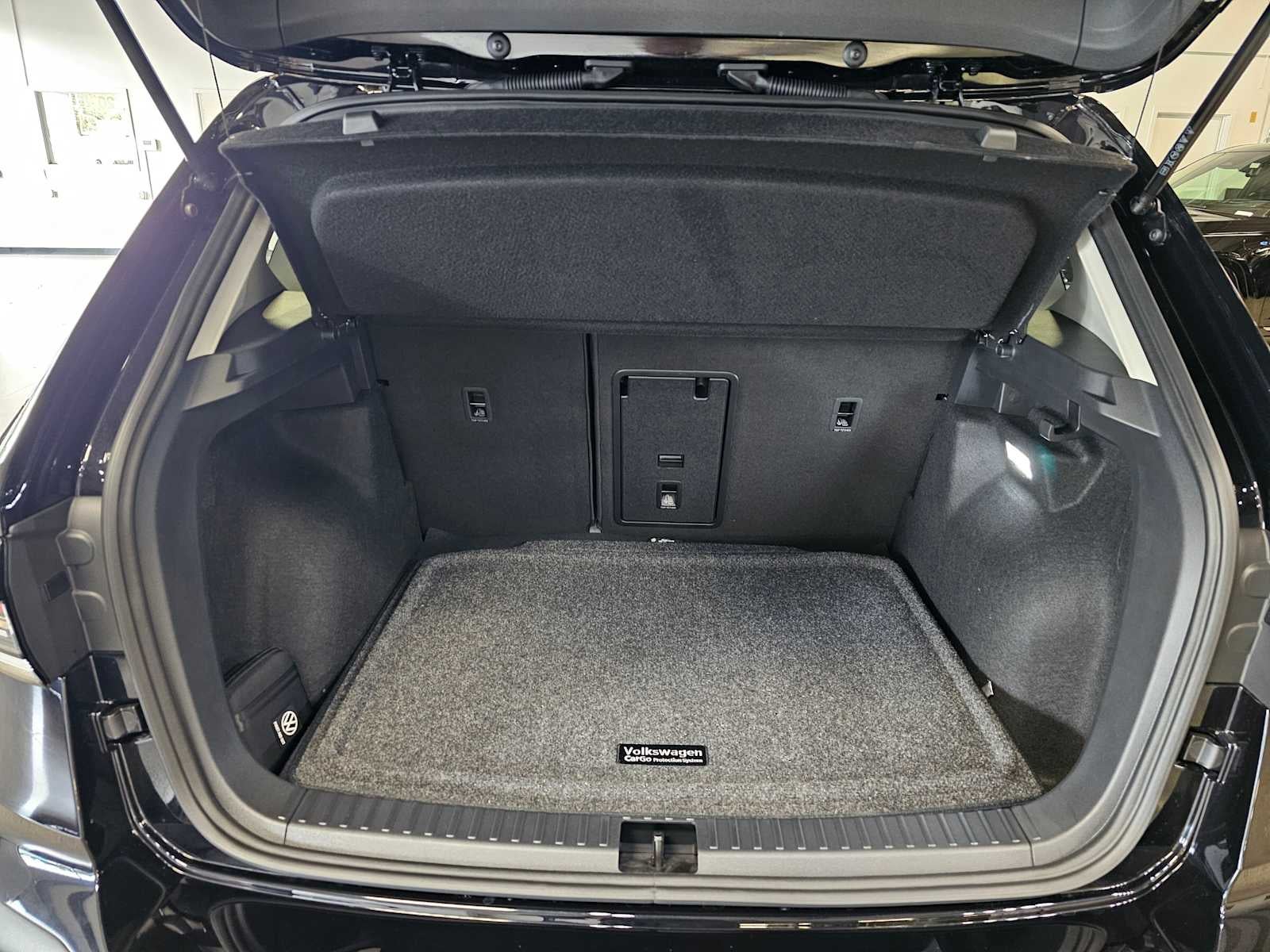 2026 Volkswagen Taos SE 4MOTION