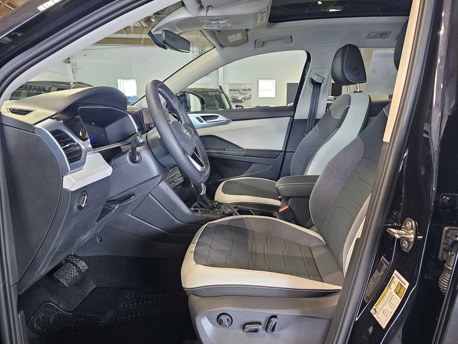2026 Volkswagen Taos SE 4MOTION