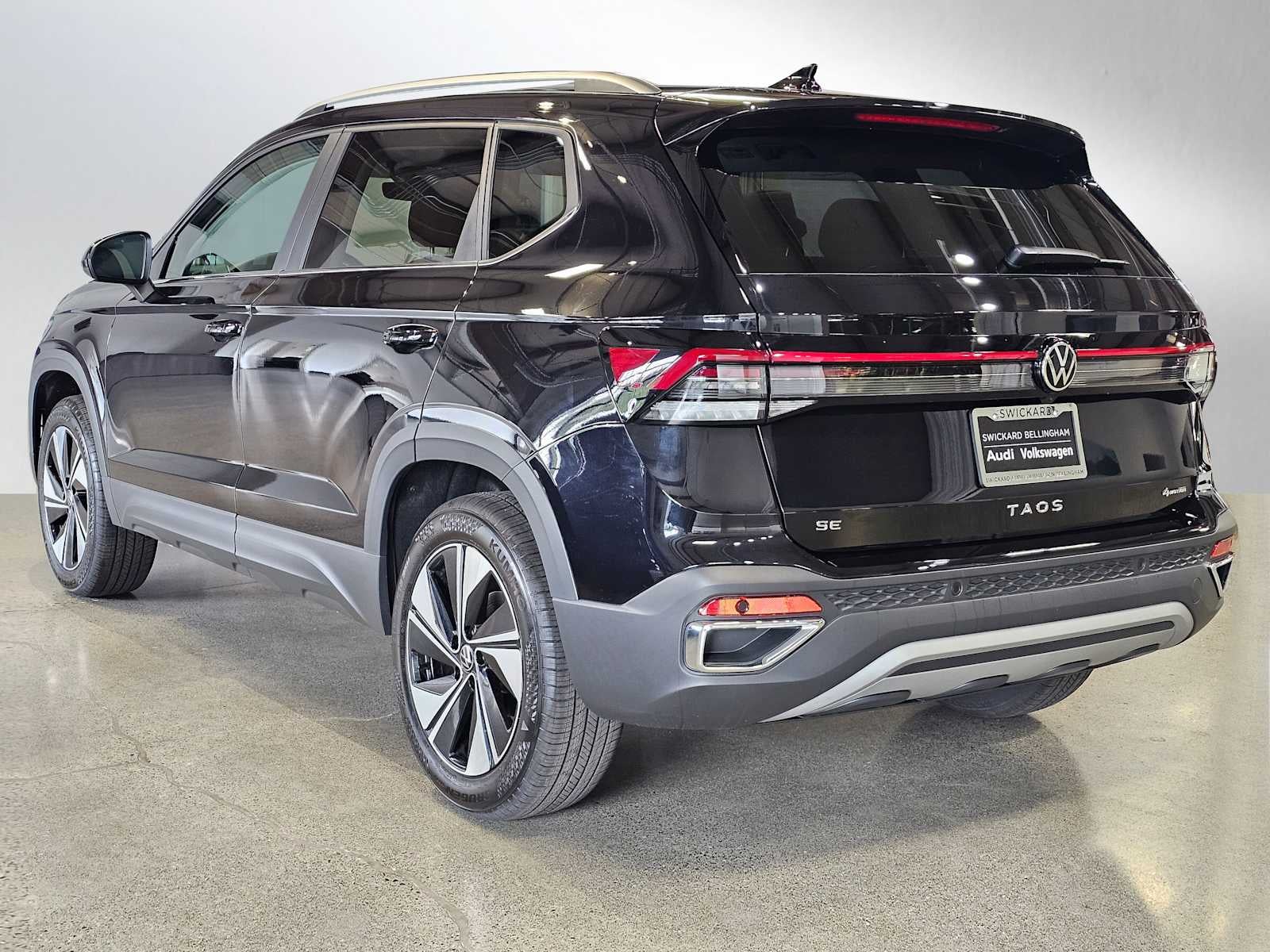 2026 Volkswagen Taos SE 4MOTION