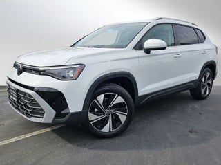 2025 Volkswagen Taos SE 4MOTION