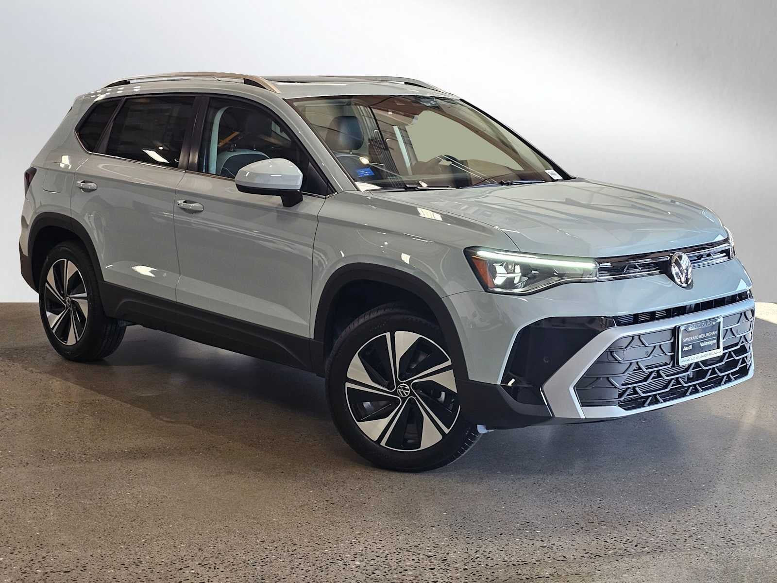 2025 Volkswagen Taos SE 4MOTION