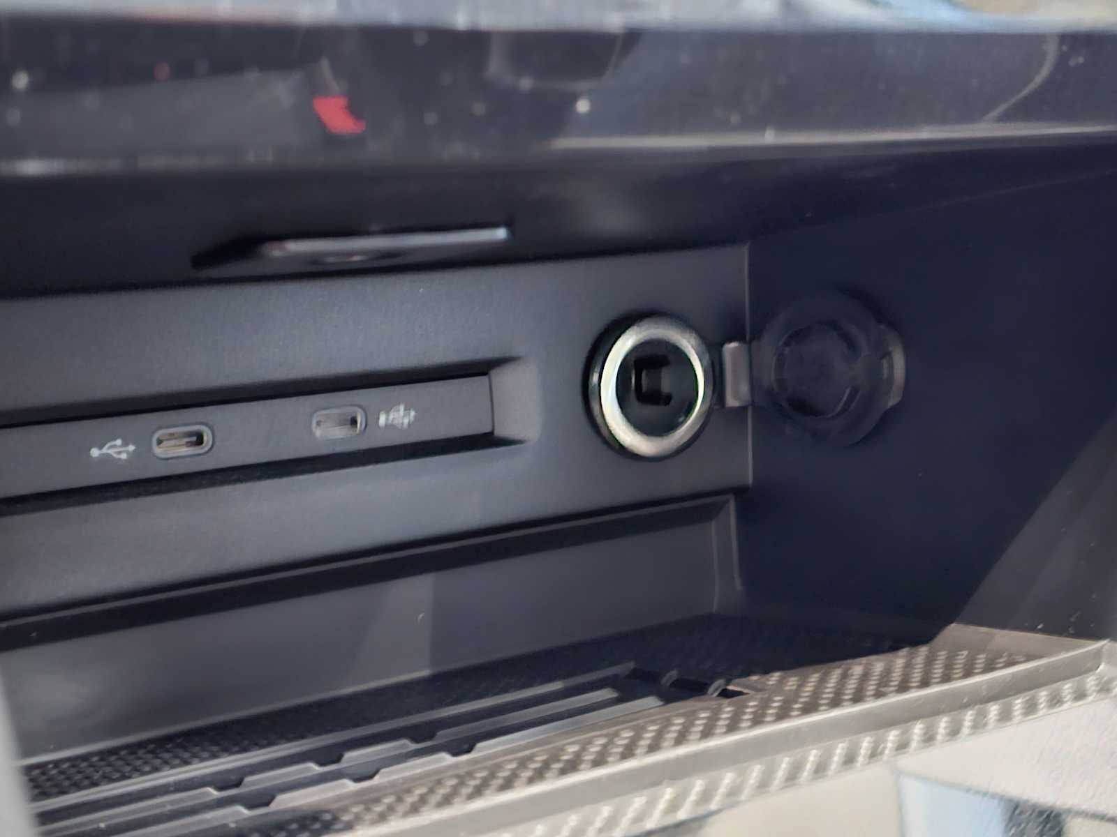 2025 Volkswagen Taos SE 4MOTION