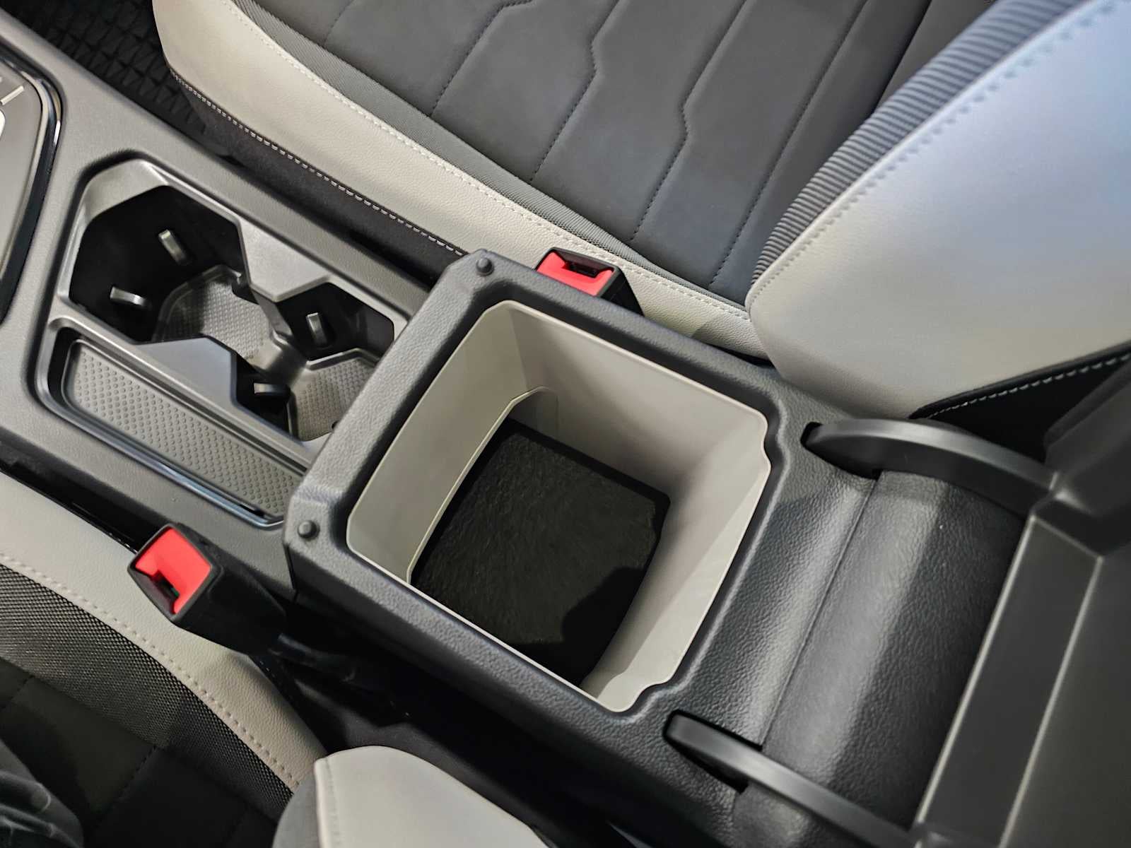 2025 Volkswagen Taos SE 4MOTION