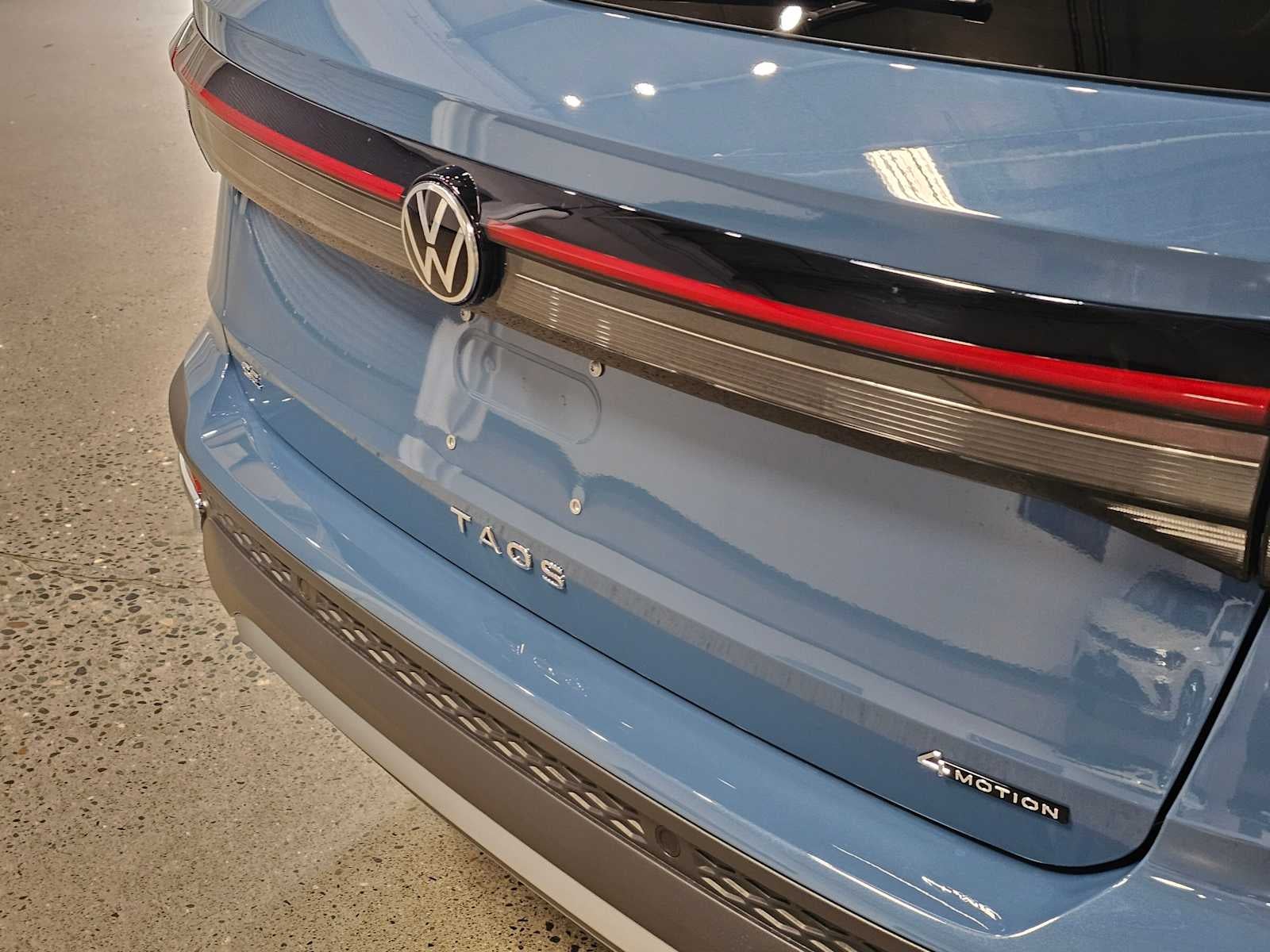 2025 Volkswagen Taos SE 4MOTION