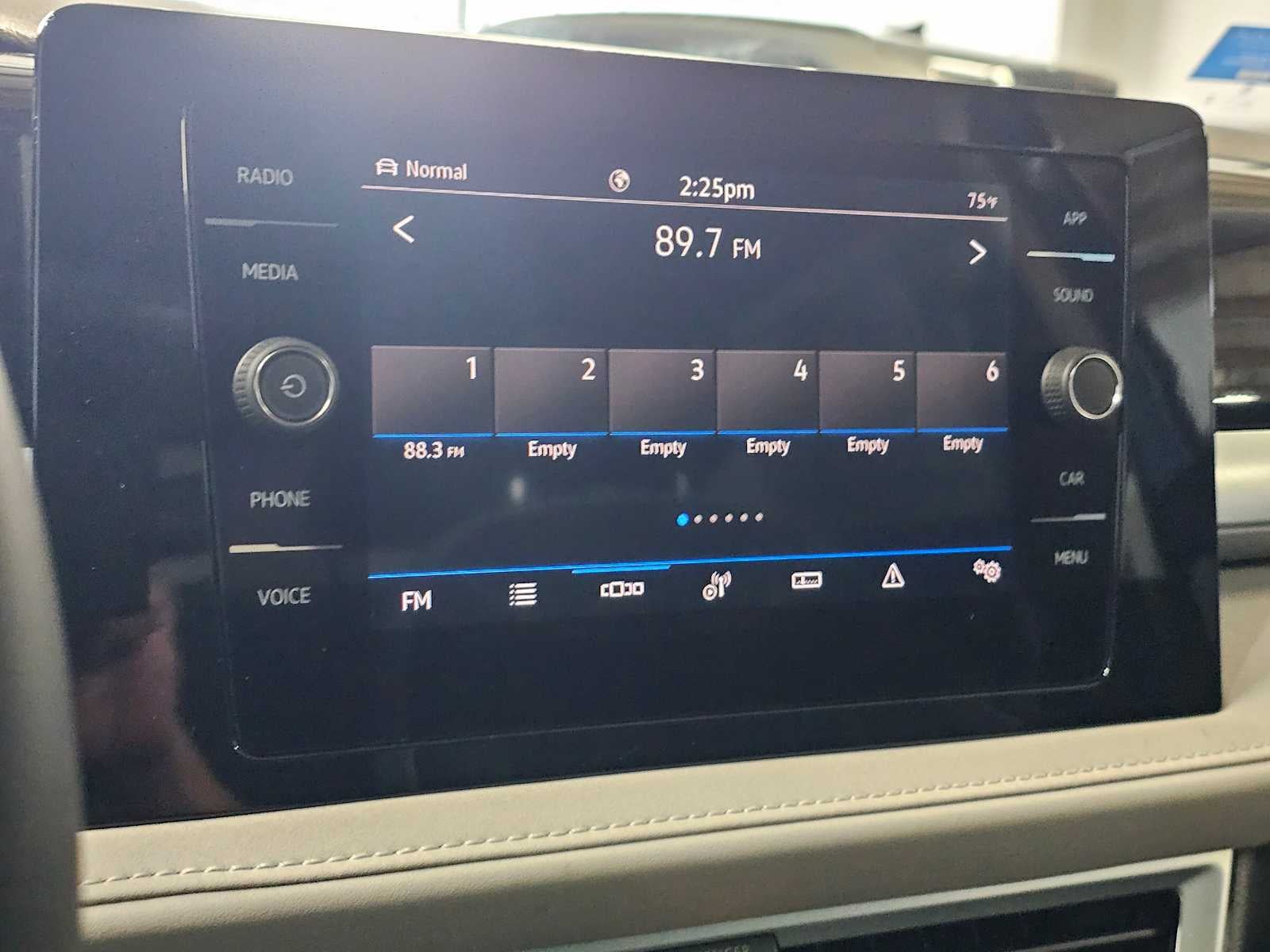 2025 Volkswagen Taos SE 4MOTION