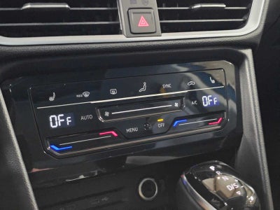 2025 Volkswagen Taos SE 4MOTION