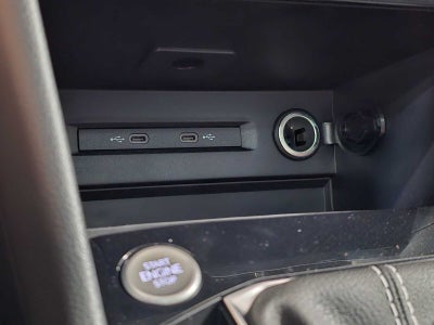 2025 Volkswagen Taos SE 4MOTION