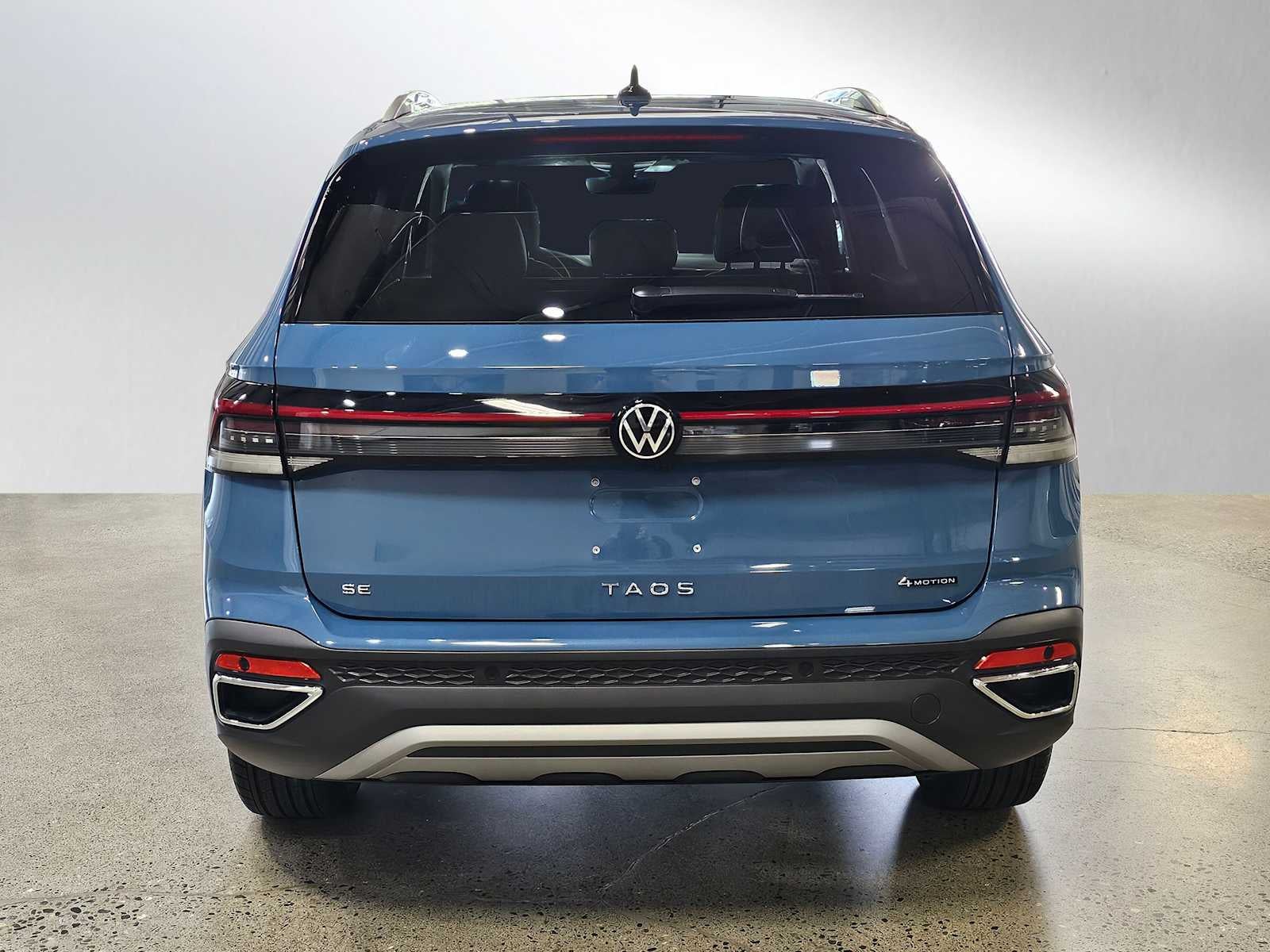 2025 Volkswagen Taos SE 4MOTION