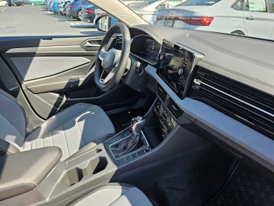 2025 Volkswagen Jetta SE Auto