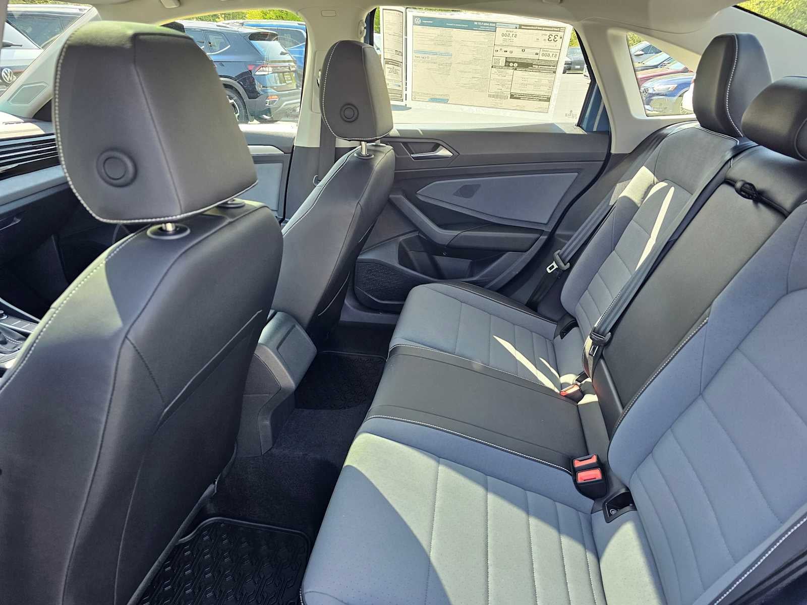 2025 Volkswagen Jetta SE Auto