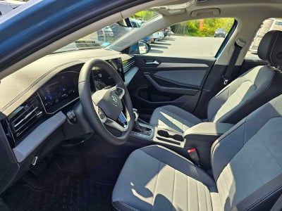 2025 Volkswagen Jetta SE Auto