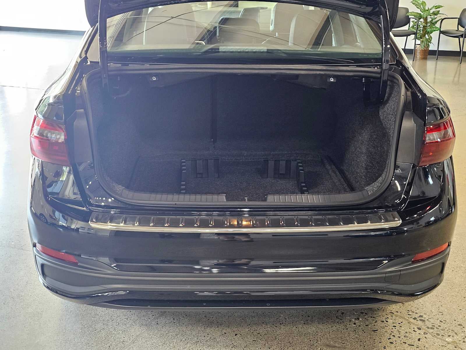 2025 Volkswagen Jetta SE Auto