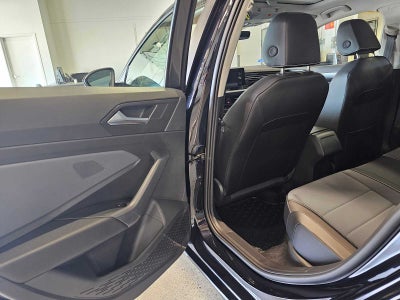 2025 Volkswagen Jetta SE Auto