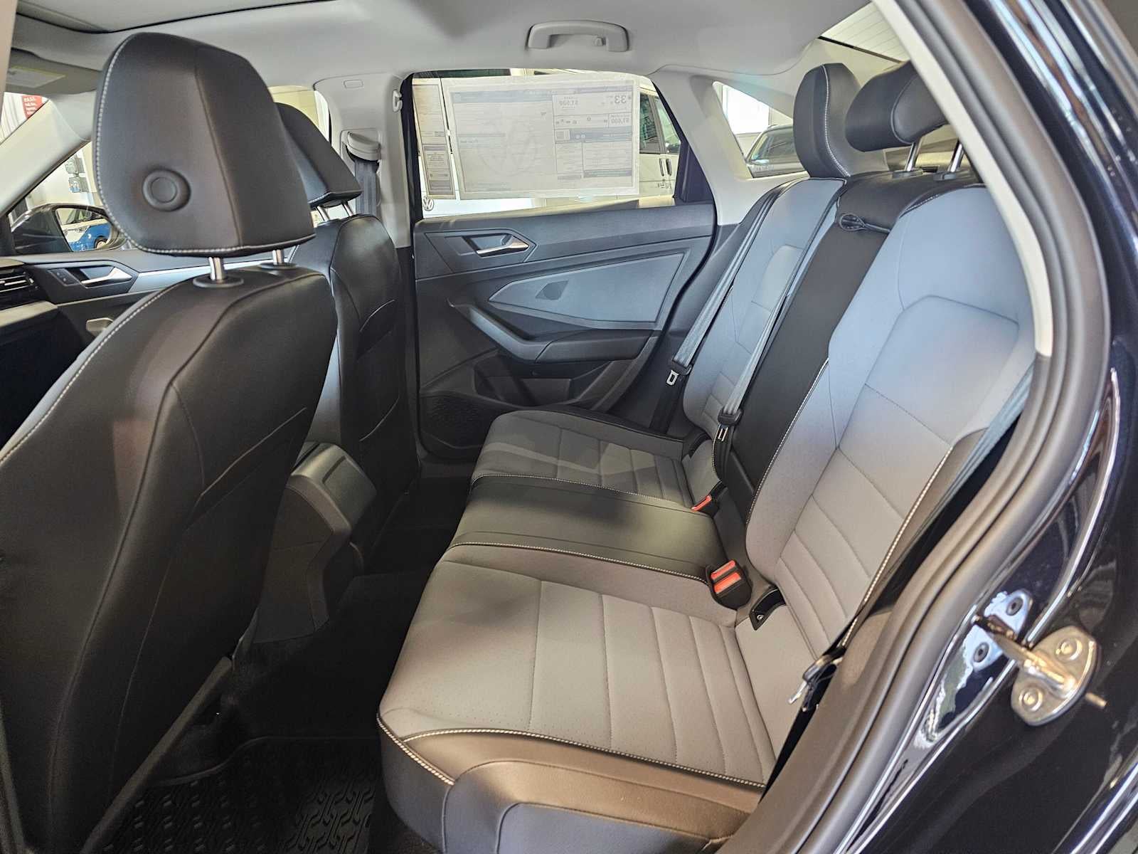 2025 Volkswagen Jetta SE Auto