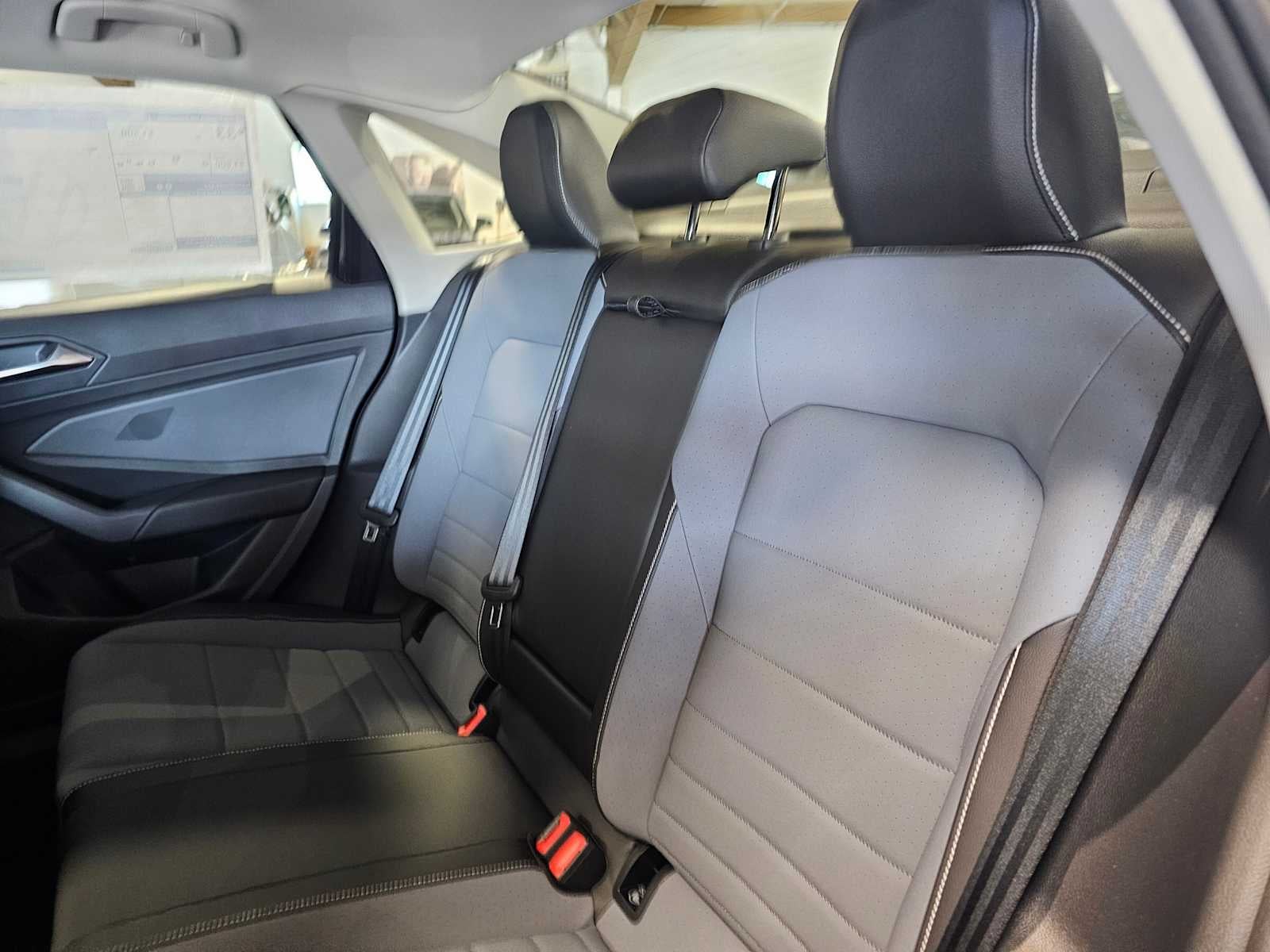 2025 Volkswagen Jetta SE Auto