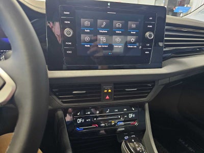 2025 Volkswagen Jetta SE Auto