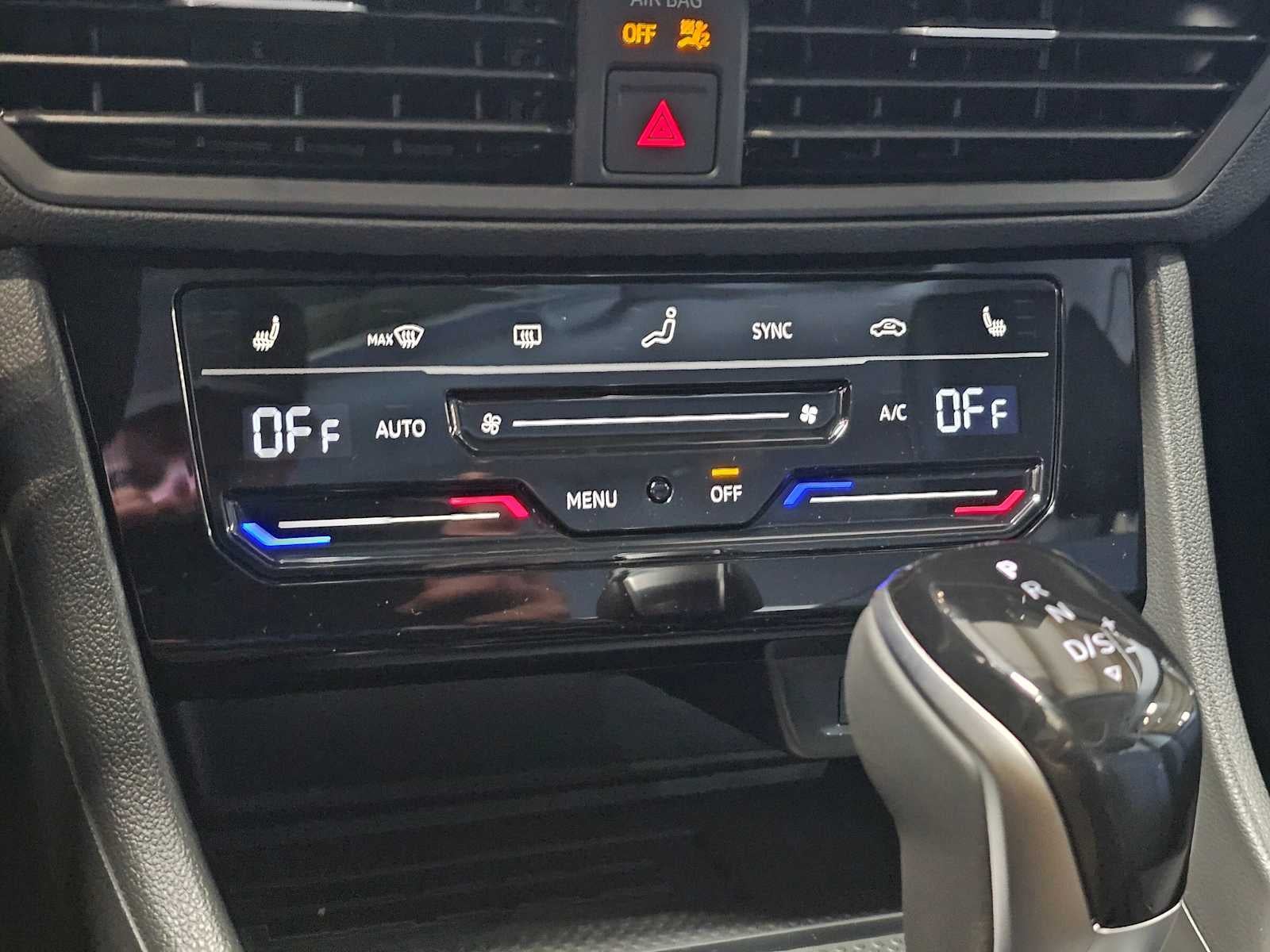 2025 Volkswagen Jetta SE Auto