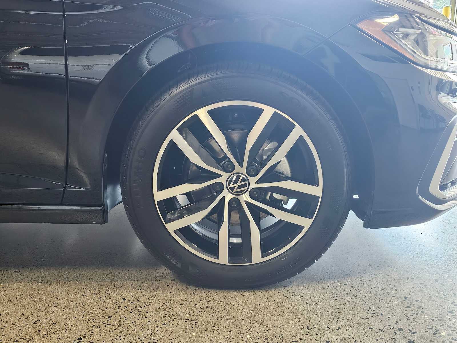 2025 Volkswagen Jetta SE Auto