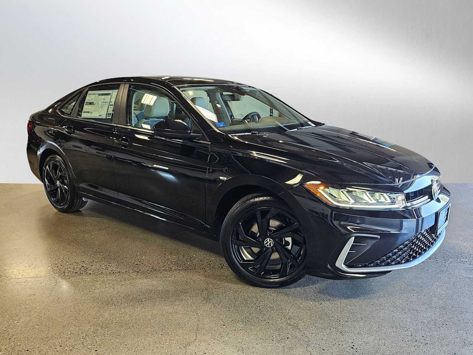 2025 Volkswagen Jetta SE Auto