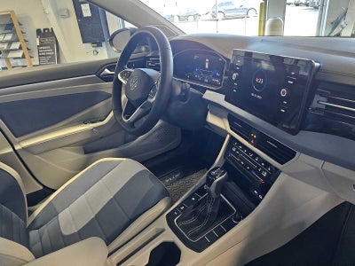 2025 Volkswagen Jetta SE Auto