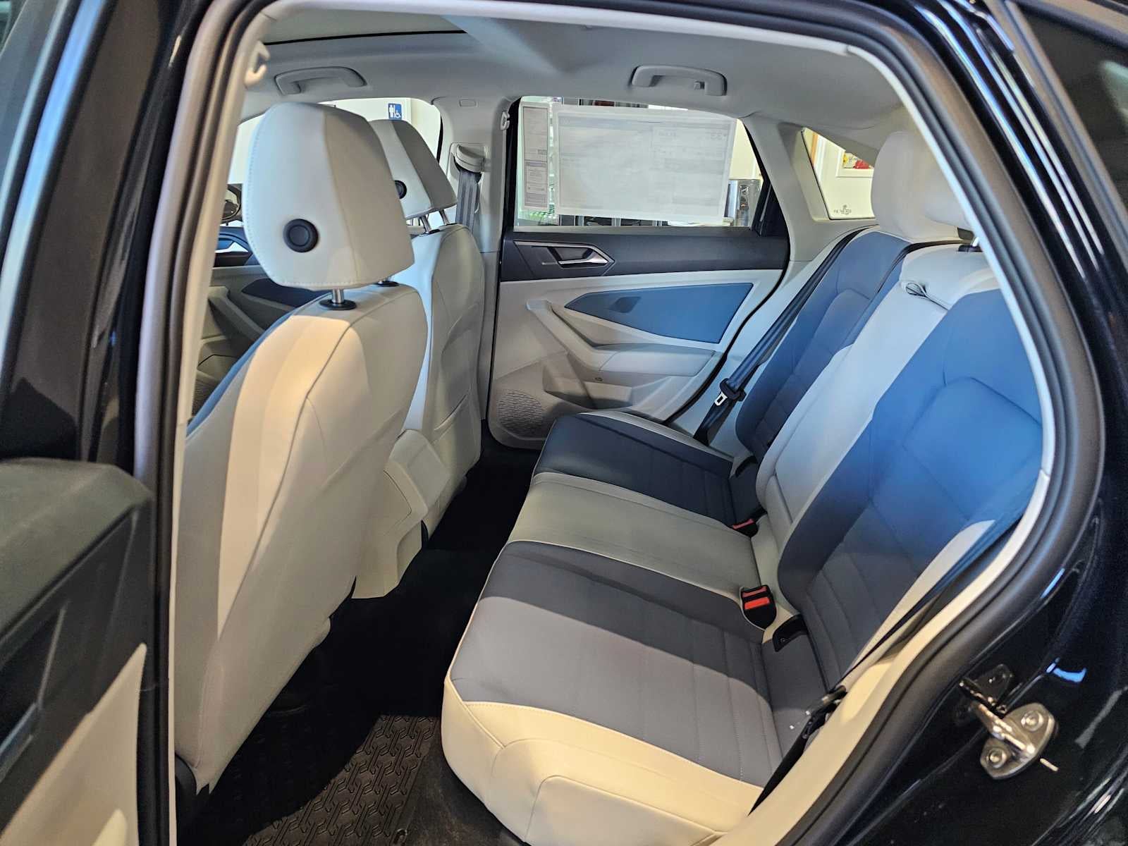 2025 Volkswagen Jetta SE Auto