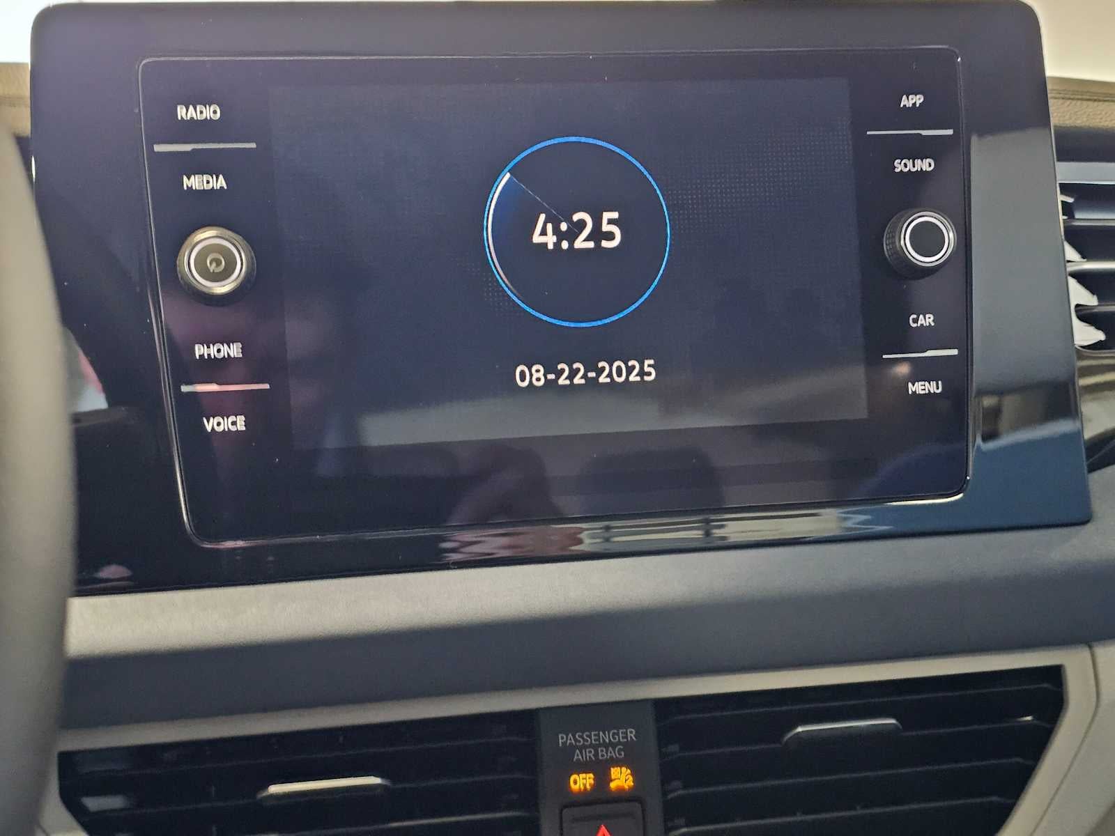 2025 Volkswagen Jetta SE Auto