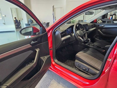 2025 Volkswagen Jetta SE Auto