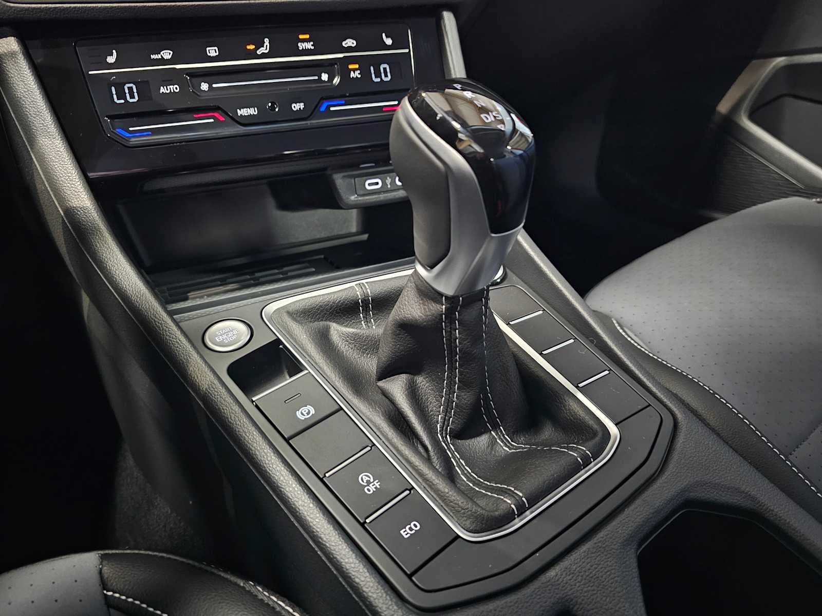 2025 Volkswagen Jetta SE Auto