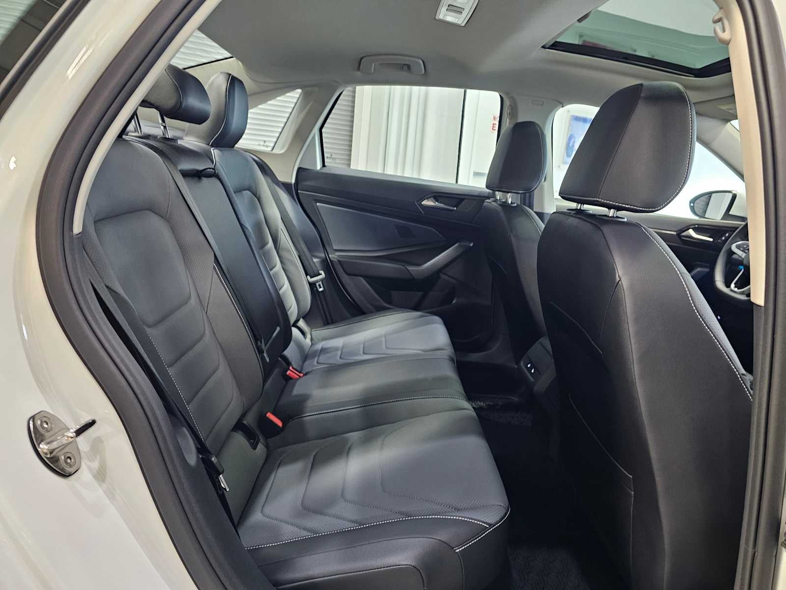 2025 Volkswagen Jetta SEL Auto