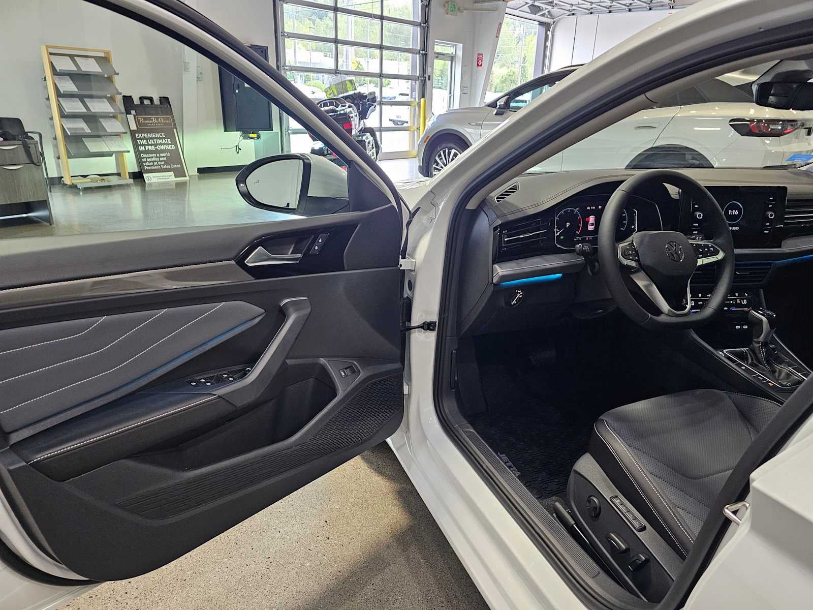 2025 Volkswagen Jetta SEL Auto