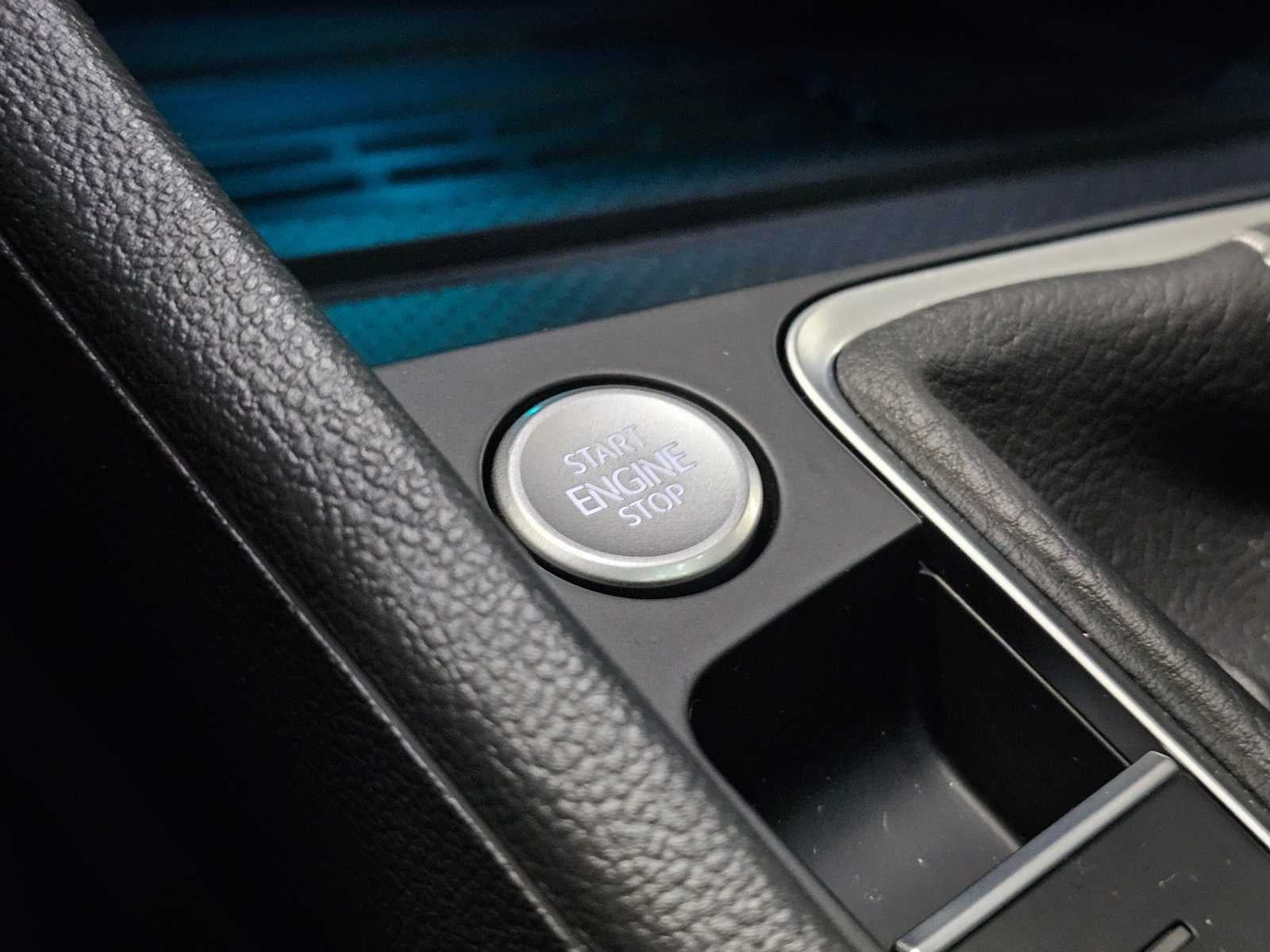 2025 Volkswagen Jetta SEL Auto