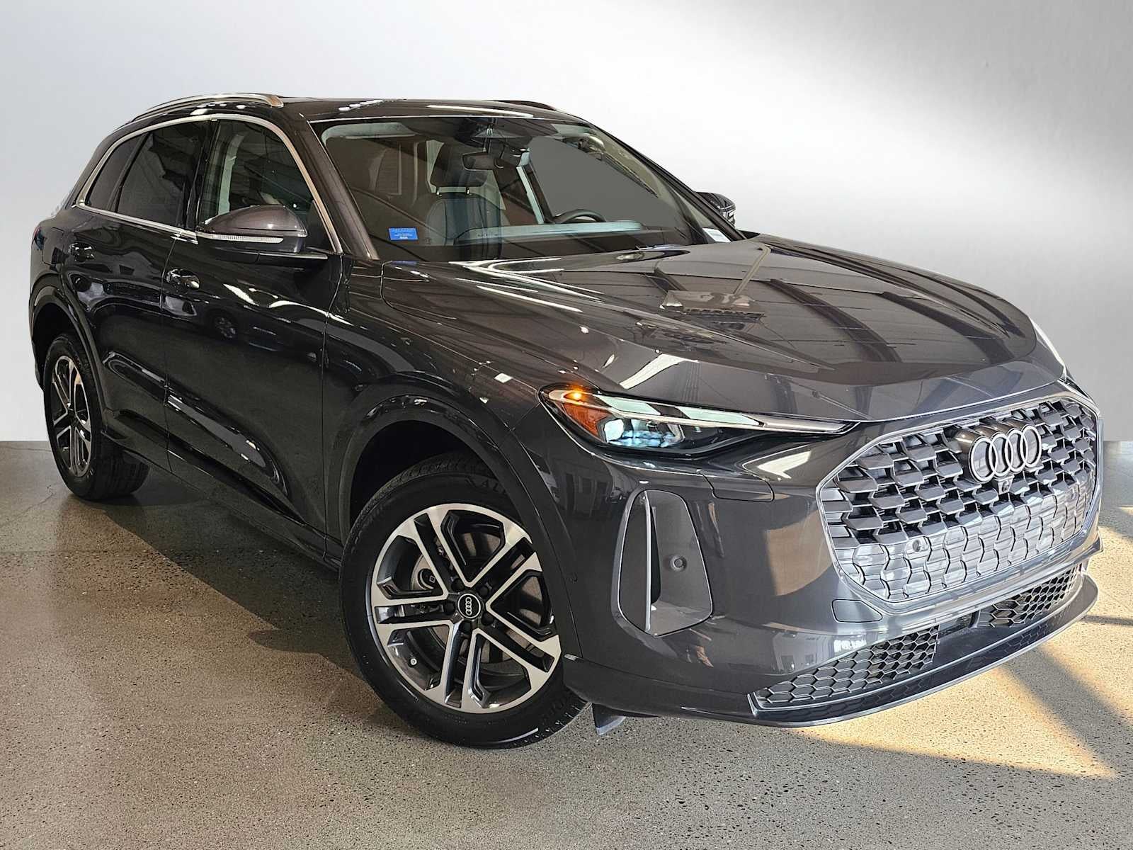 2025 Audi Q5 Premium 2.0 TFSI quattro