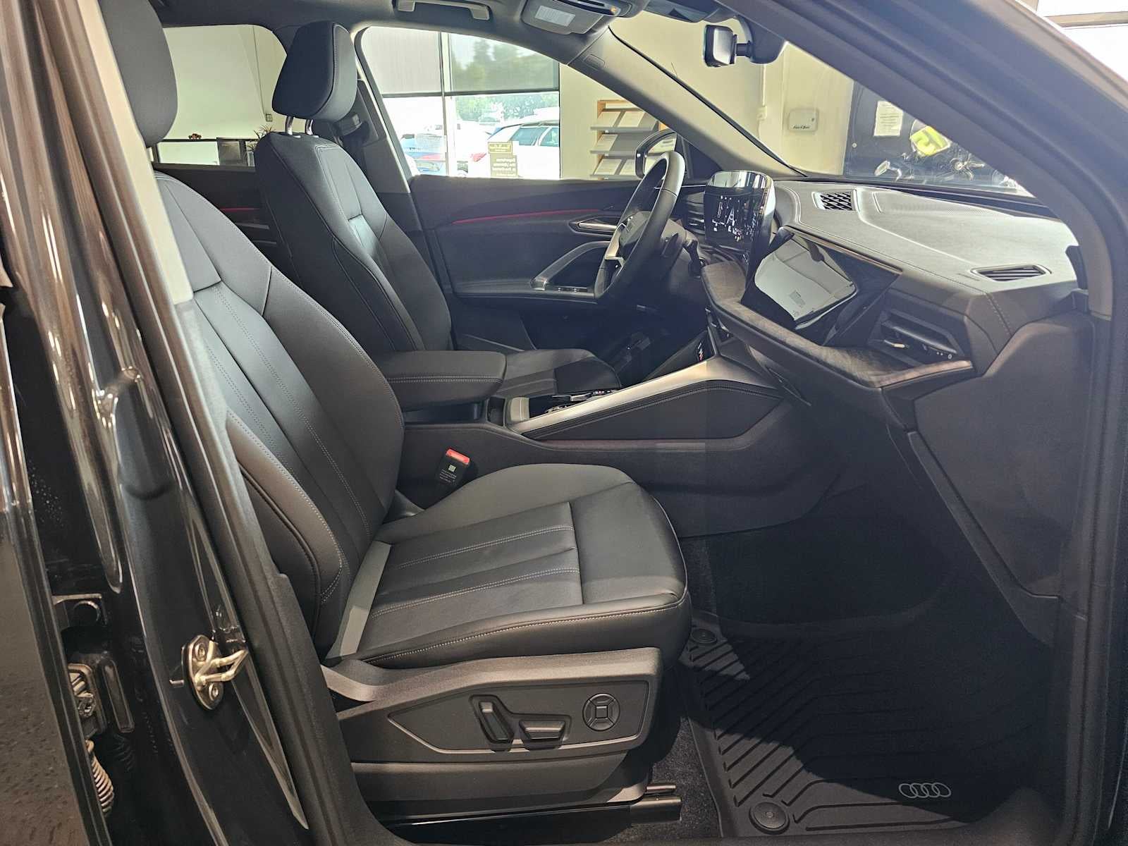 2025 Audi Q5 Premium 2.0 TFSI quattro