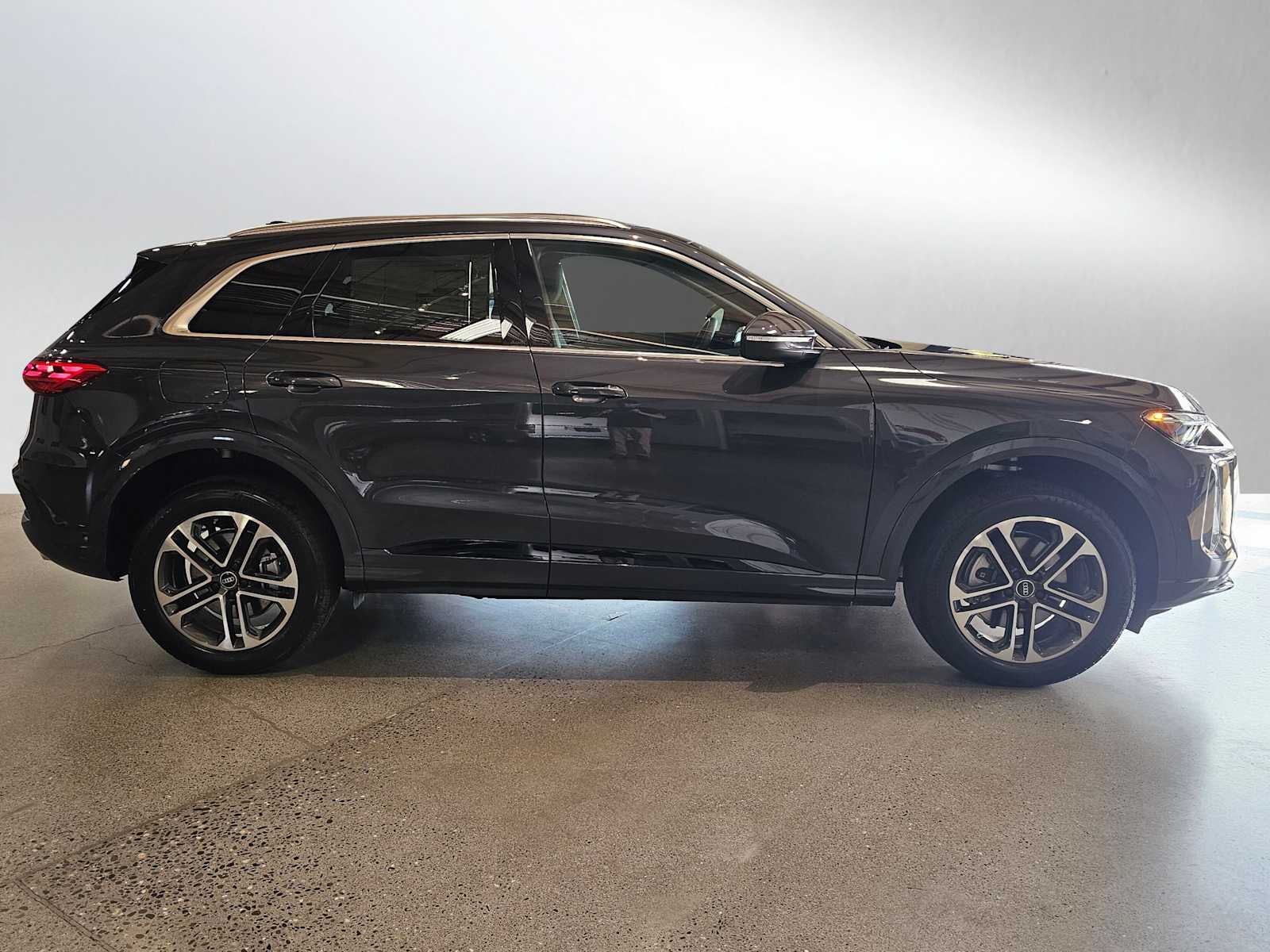 2025 Audi Q5 Premium 2.0 TFSI quattro