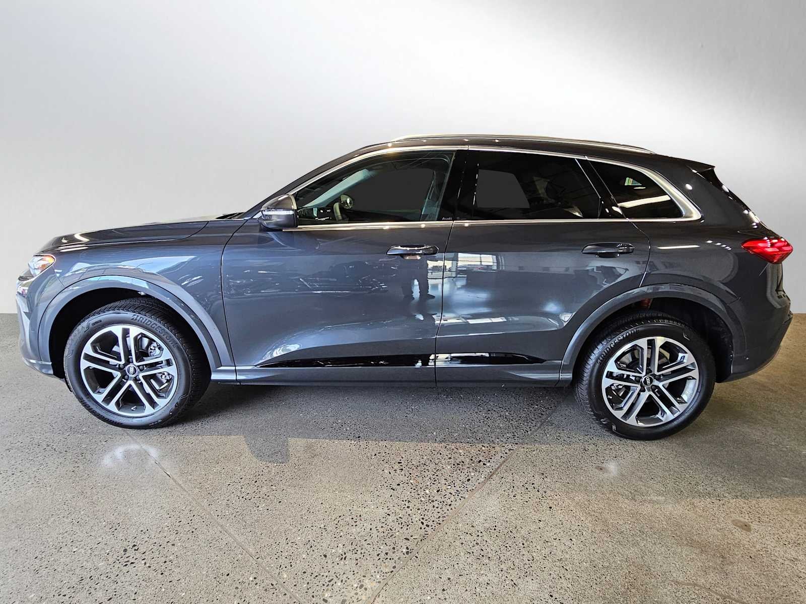 2025 Audi Q5 Premium 2.0 TFSI quattro