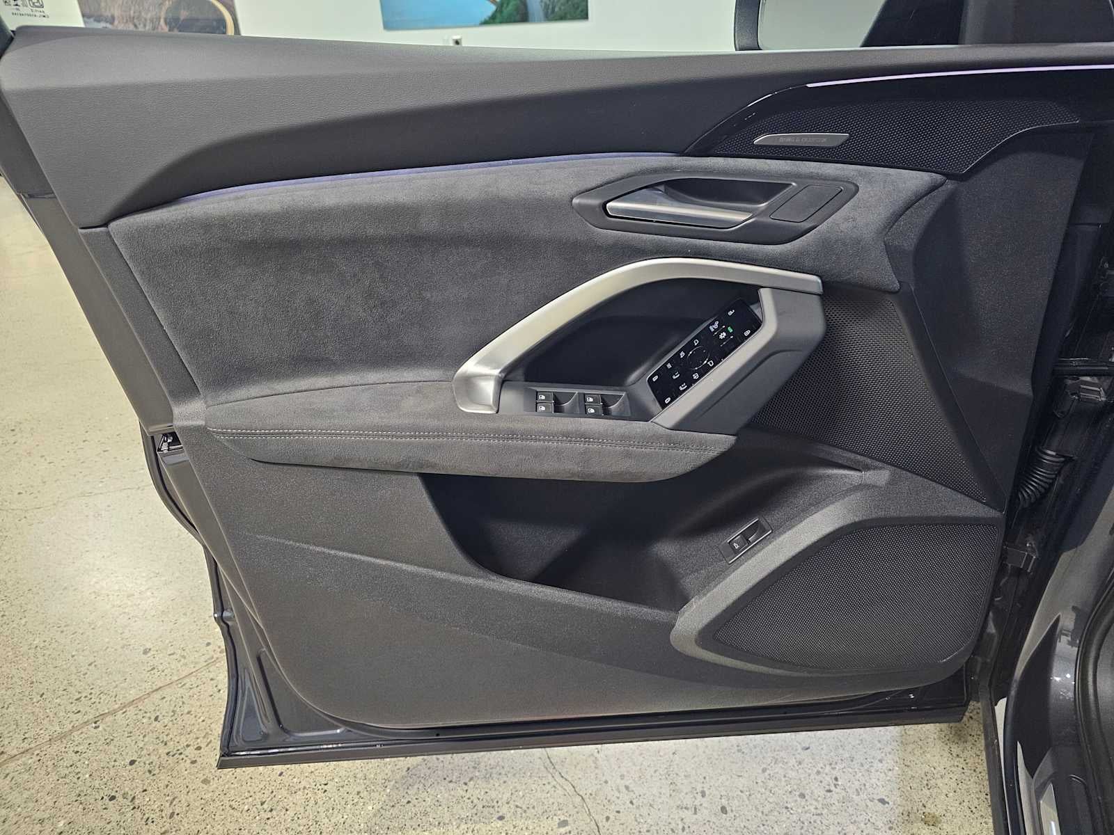 2025 Audi SQ5 Premium Plus 3.0 TFSI quattro