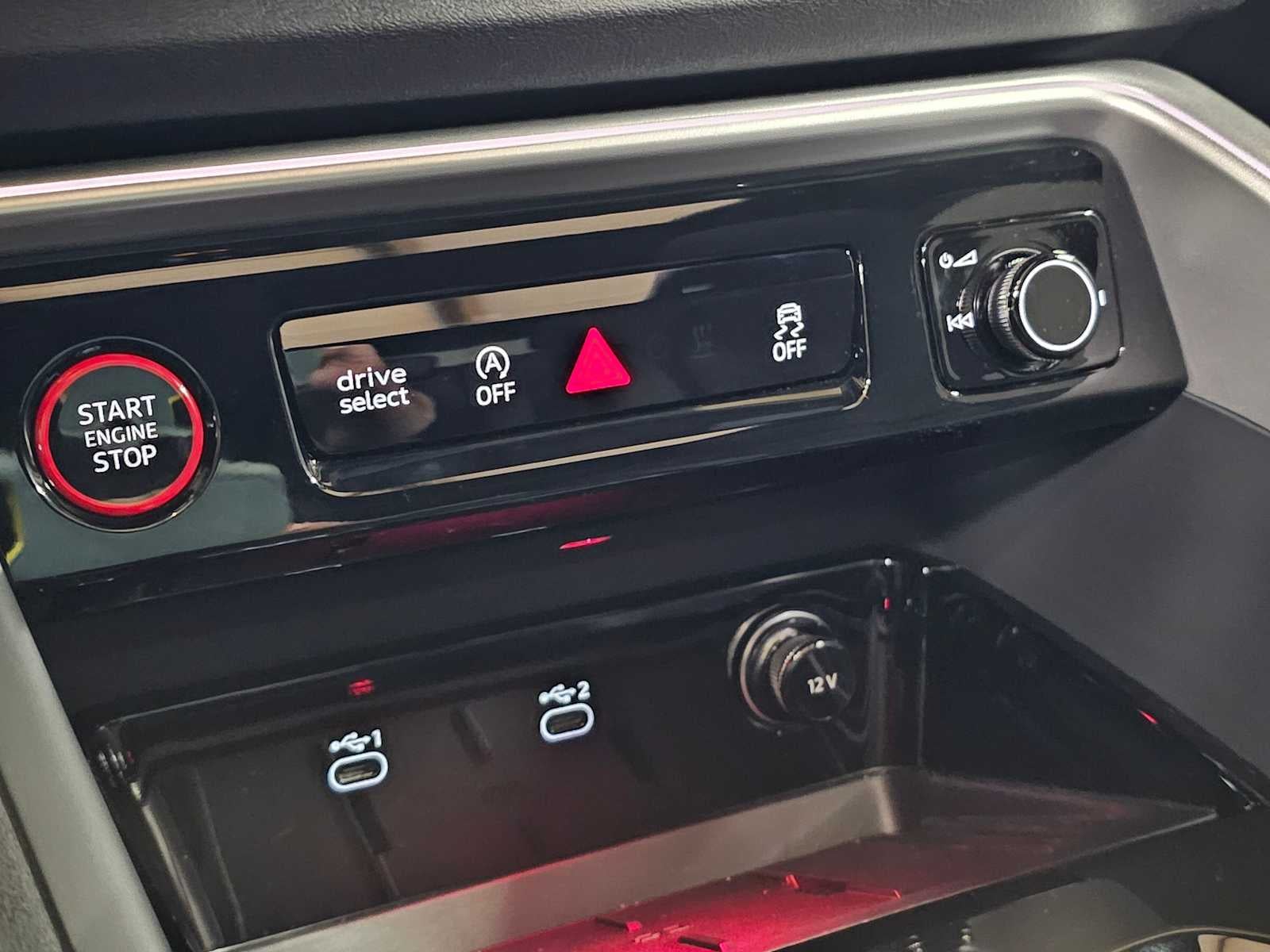 2025 Audi SQ5 Premium Plus 3.0 TFSI quattro