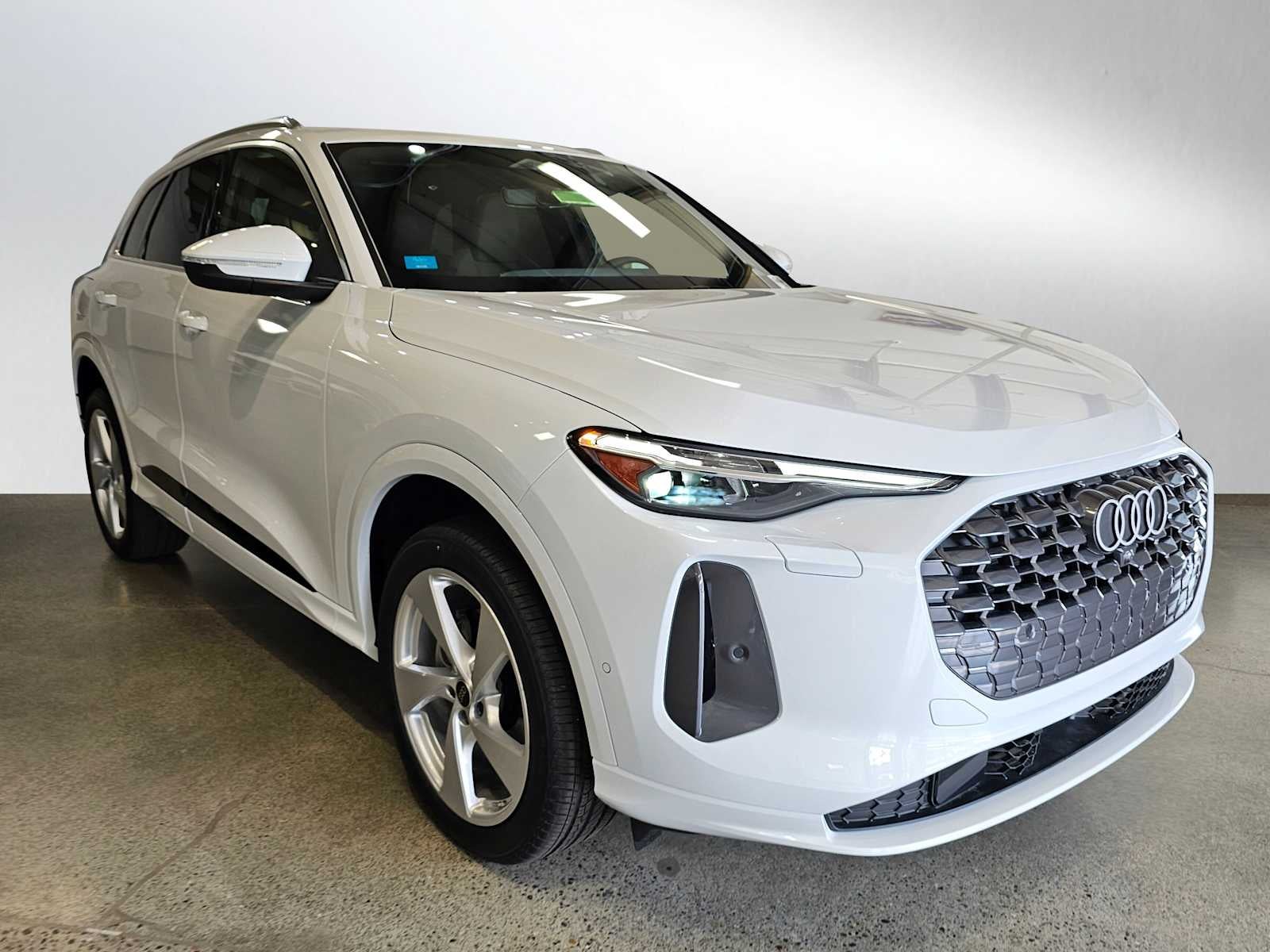 2025 Audi Q5 Premium Plus 2.0 TFSI quattro