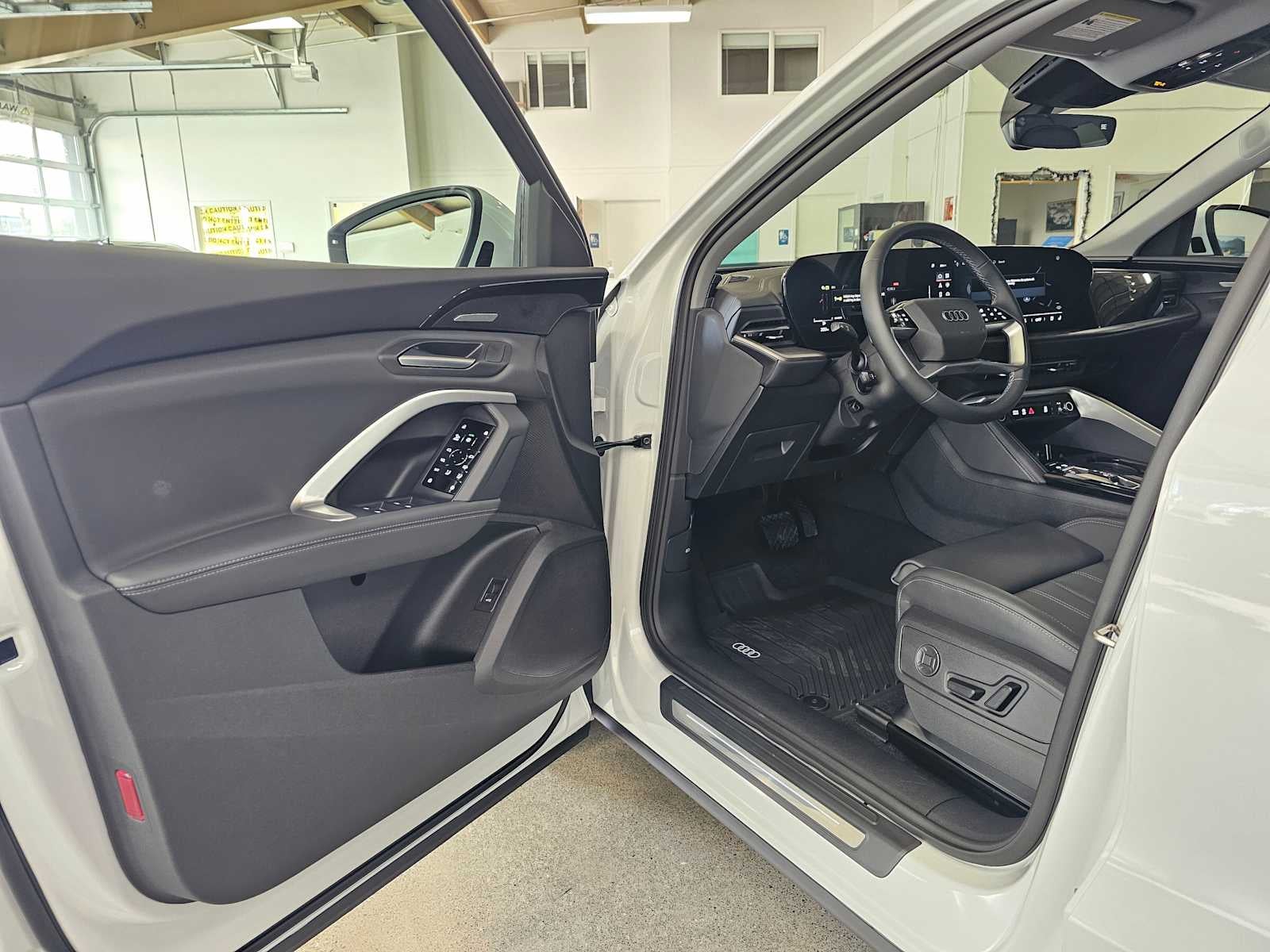 2025 Audi Q5 Premium Plus 2.0 TFSI quattro