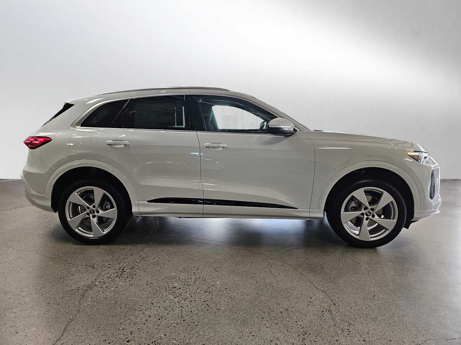 2025 Audi Q5 Premium Plus 2.0 TFSI quattro